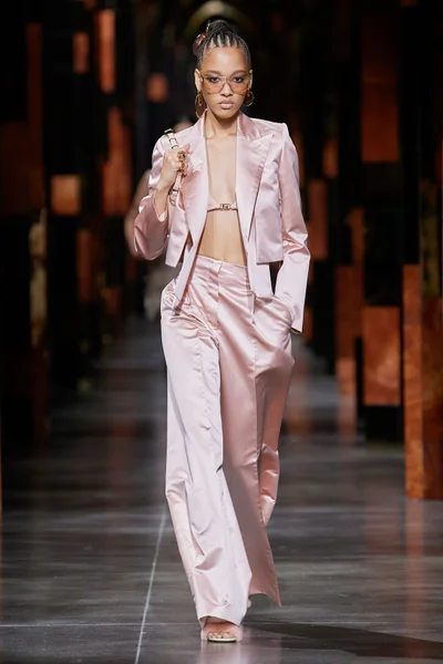 Look 26